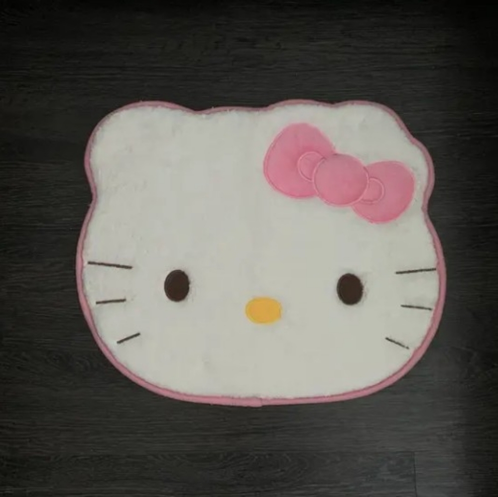 Hello Kitty Rug - Picture 3 of 10